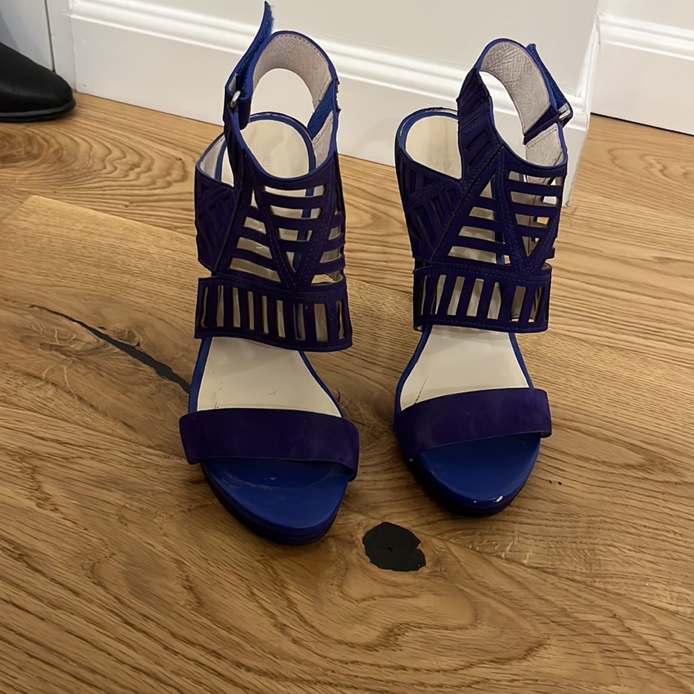 Kenneth Women's Cole Niko Cutout Leather Sandal in electric blue - Picture 8 of 8